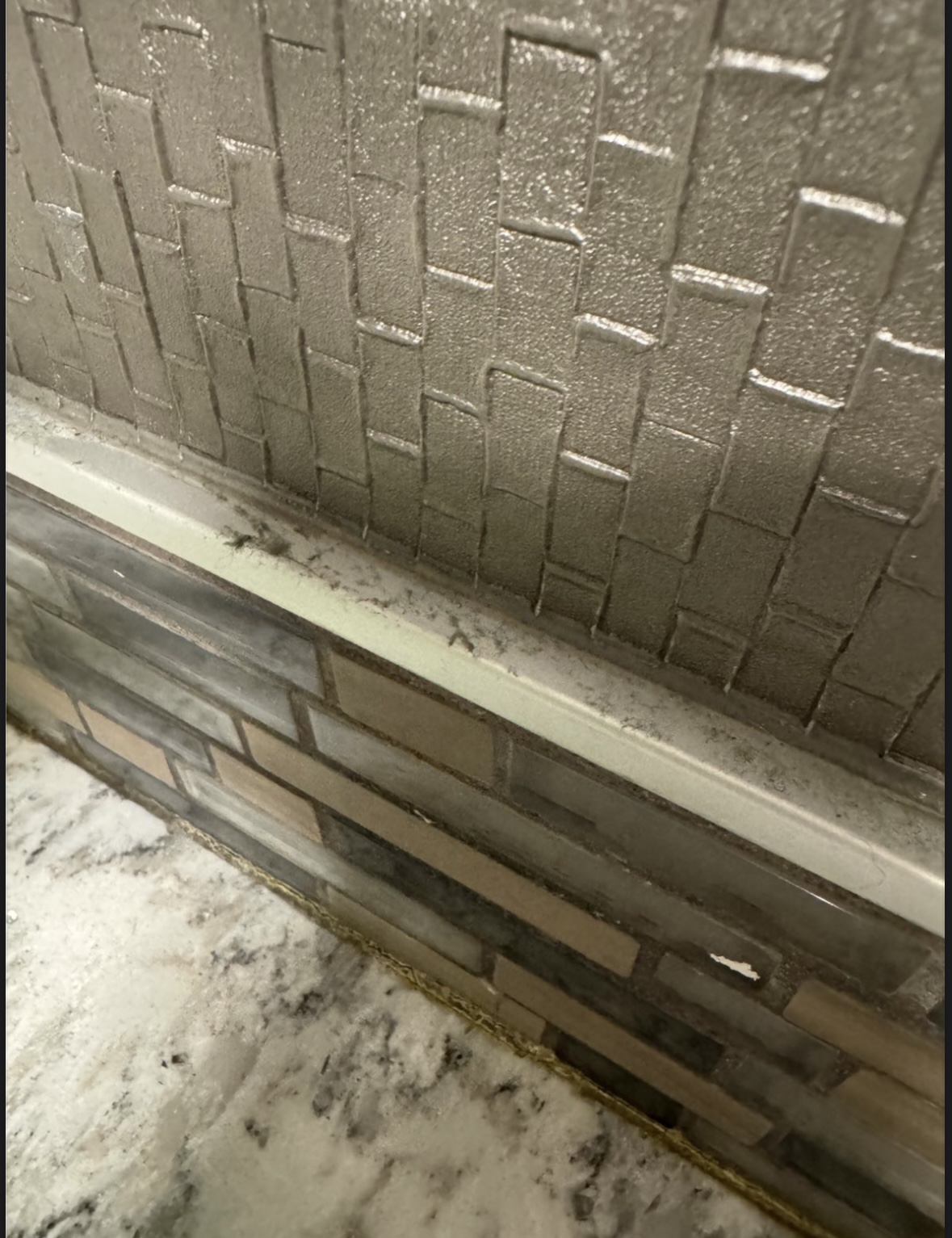 Surfaces dusty and dull before detailed dusting service