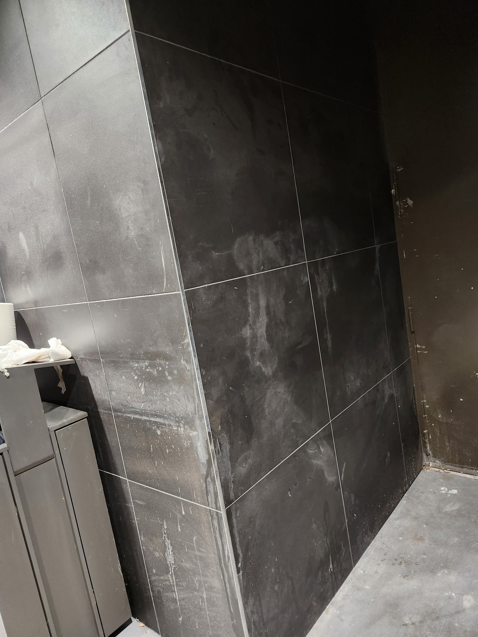 Baseboard/wall edge cleaning